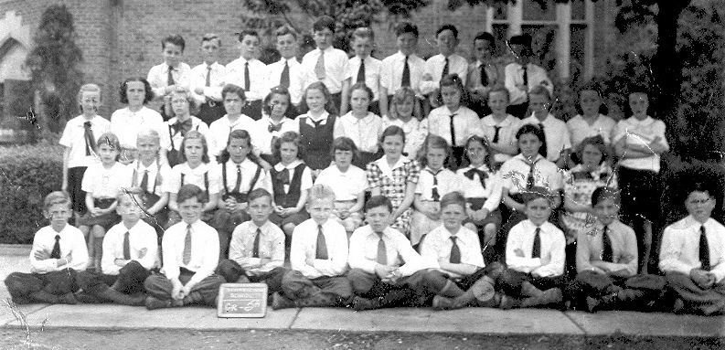 1944 Photo of Classes of January and June 1947