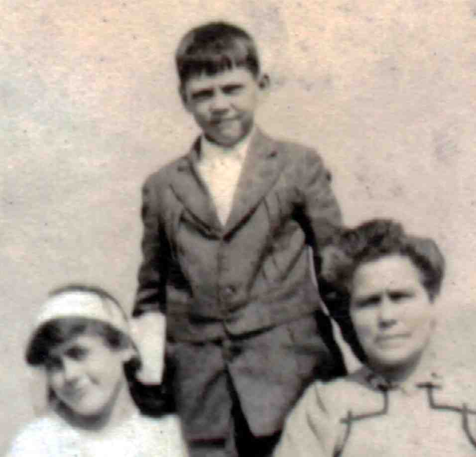 M,E and H detail, 1915